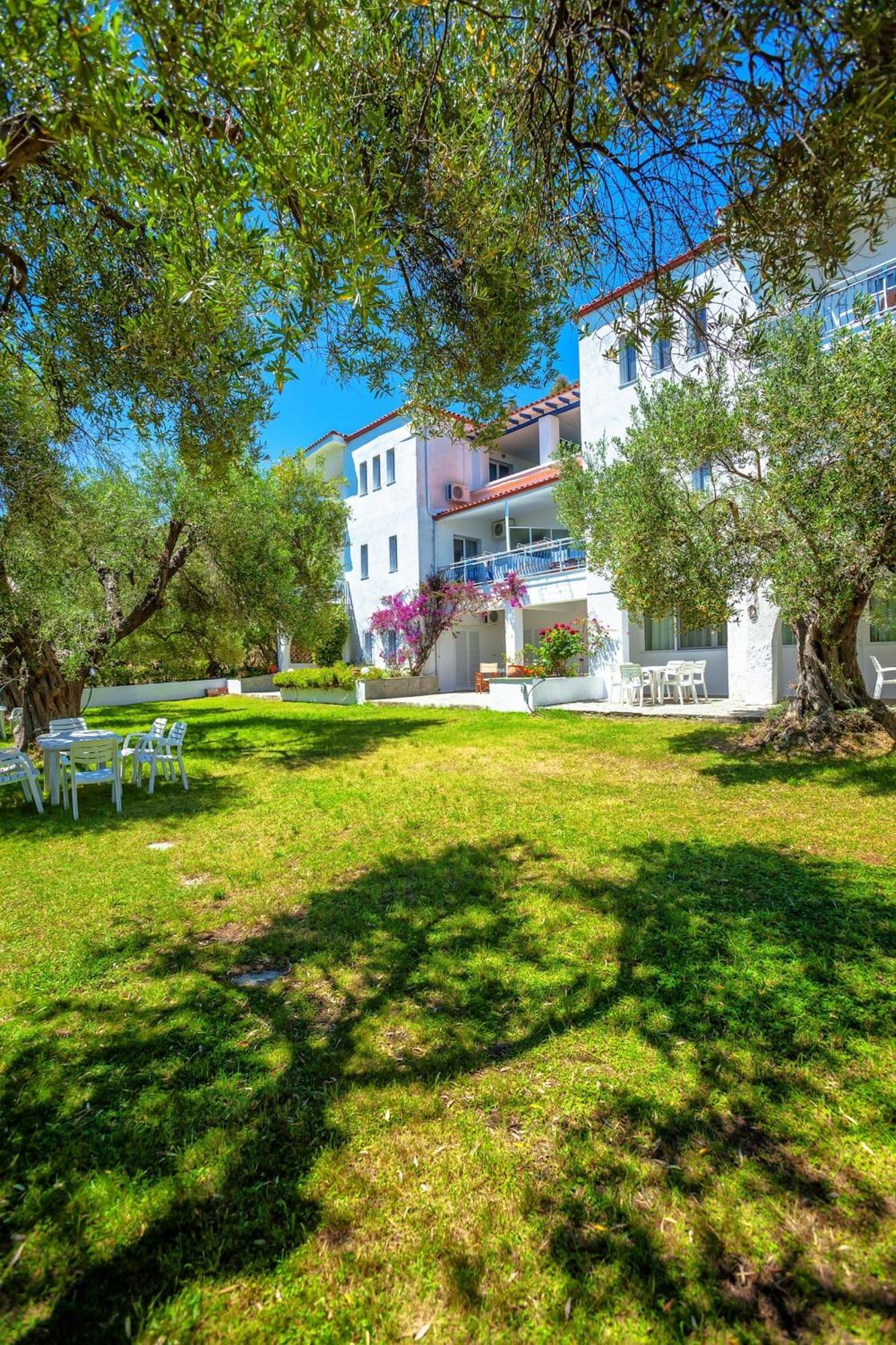 Xenios Faros Apartments Посіді Екстер'єр фото