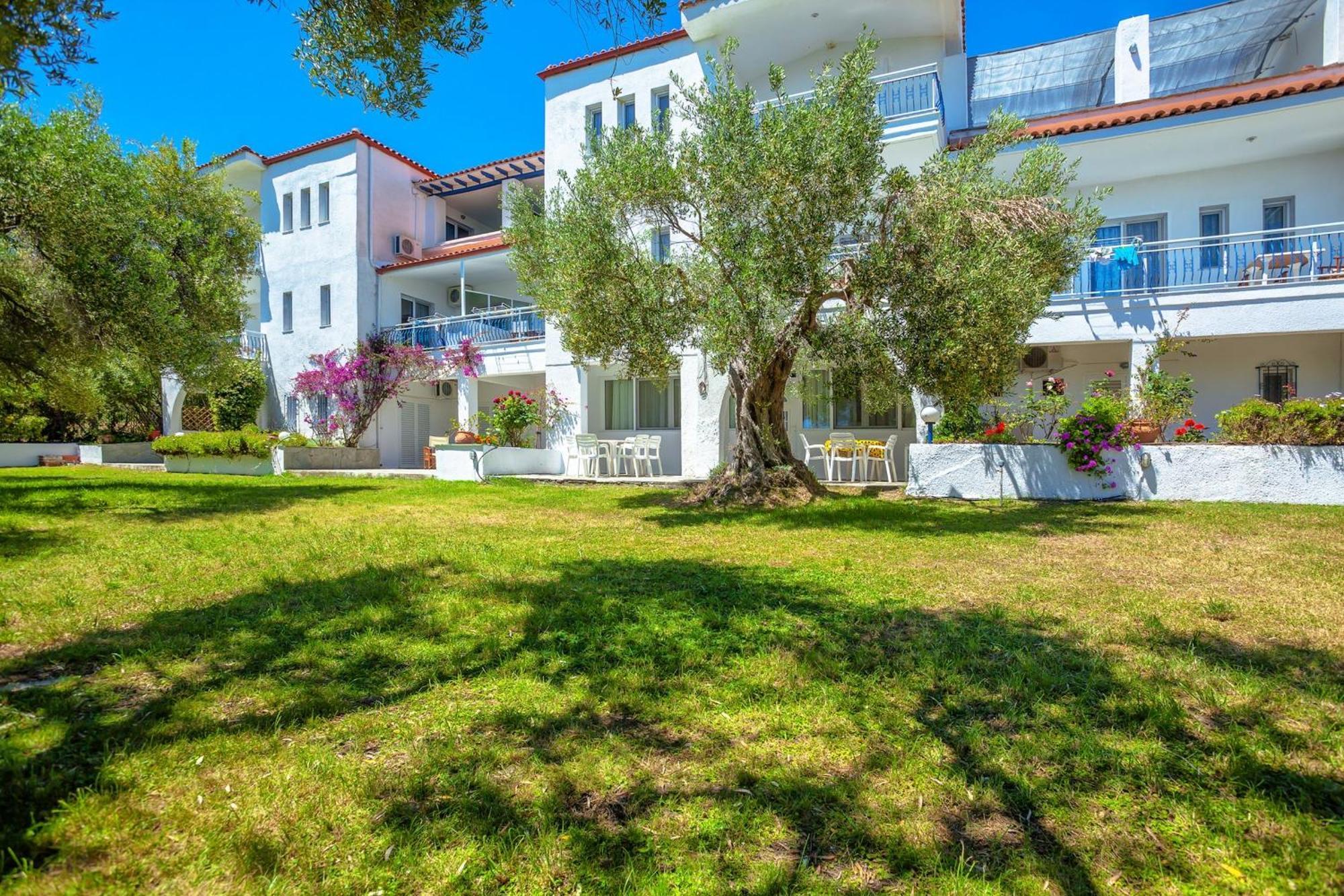 Xenios Faros Apartments Посіді Екстер'єр фото