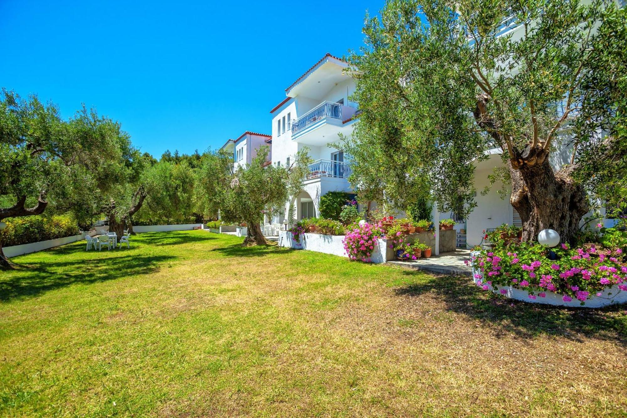 Xenios Faros Apartments Посіді Екстер'єр фото