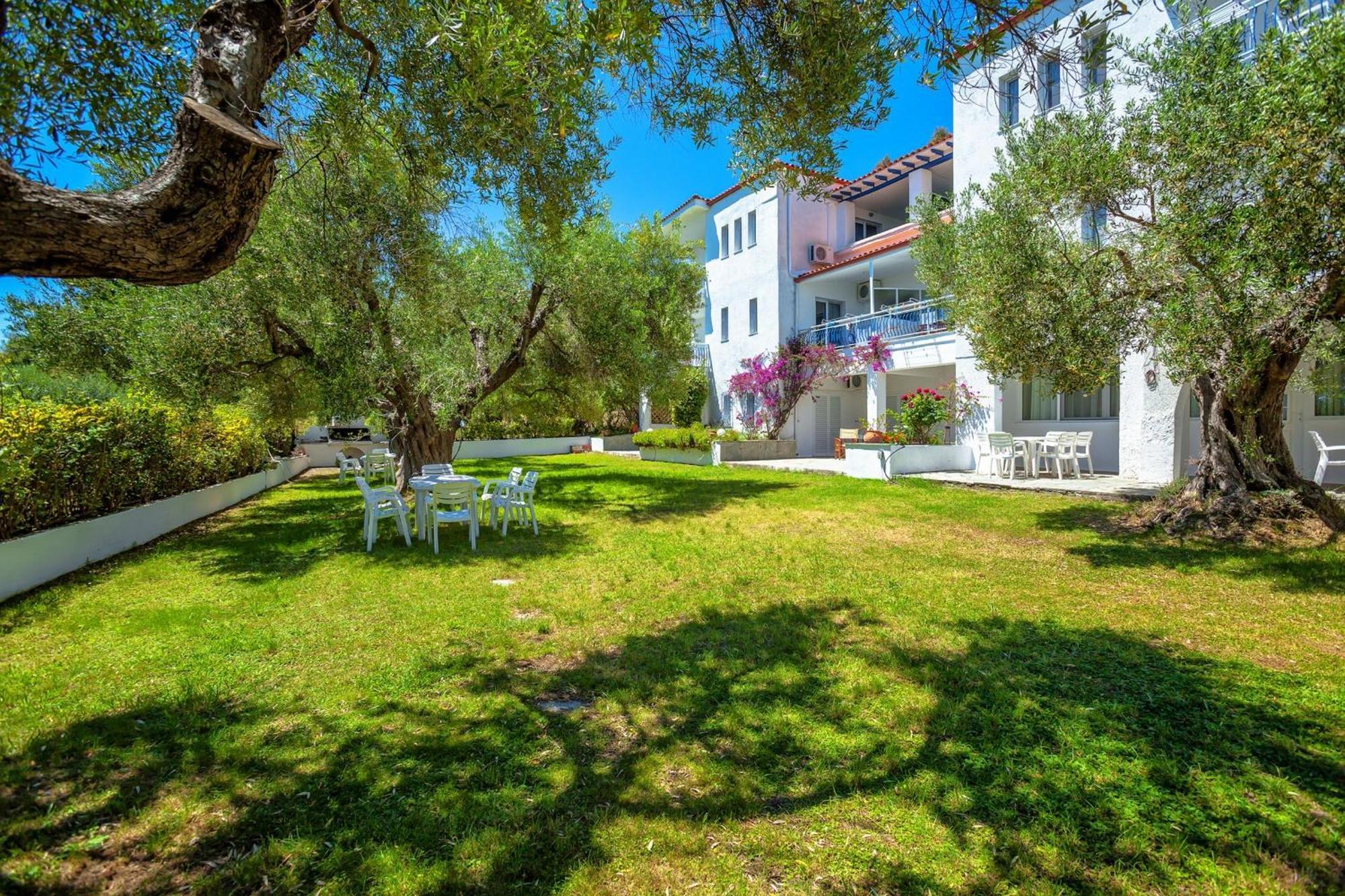 Xenios Faros Apartments Посіді Екстер'єр фото